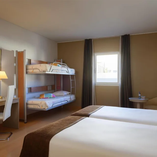 غرفة ديلوكس عائلية بسرير بطابقين، Tryp By Wyndham Porto Centro Hotel 4/7