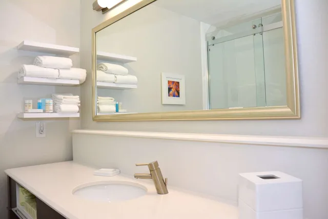 Study, King Bed, Sofa، Hampton Inn Grand Junction Downtown/Historic Main Street 3/3