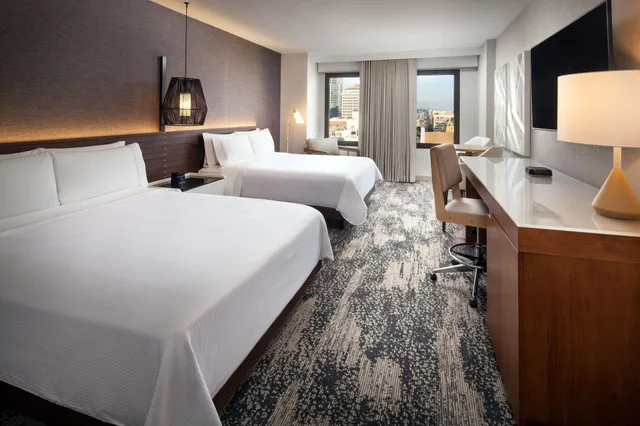 غرفة بريميوم بسرير مزدوج، Westin Gaslamp Quarter 1/3