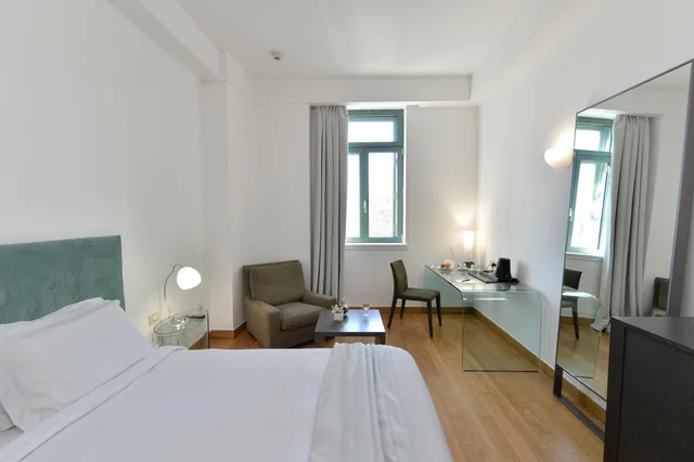 جناح جونيور بسرير مزدوج مع أريكة، Athenaeum Eridanus Luxury Hotel 4/10