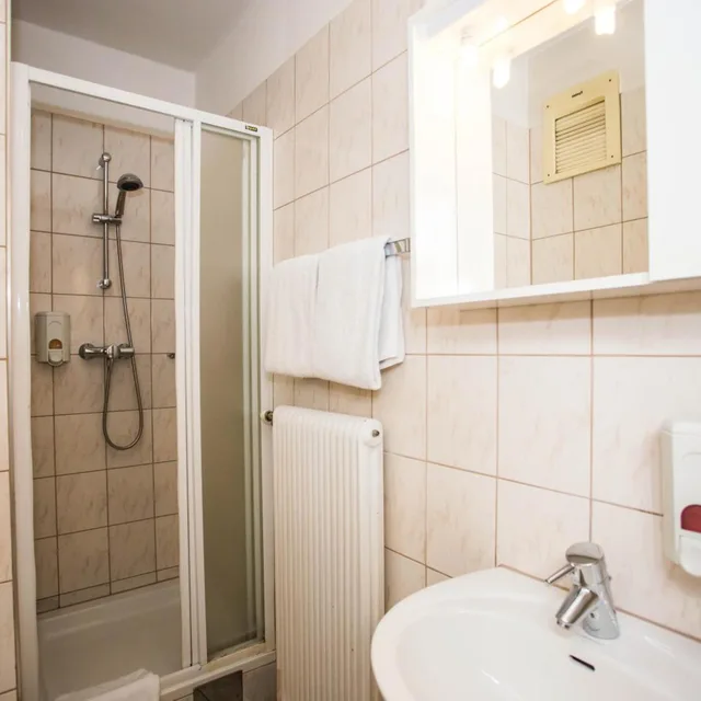 غرفة بسرير مزدوج أو سريرين منفصلين، Geblergasse 7/8