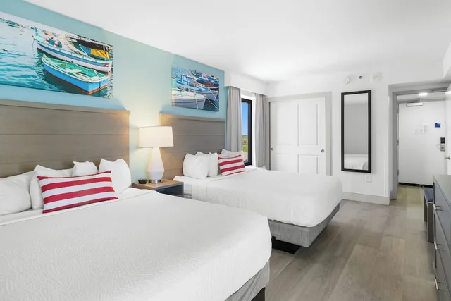 1 Bedroom, Pinnacle, End, Deluxe, Suite, 2 Double Beds, Ocean Front, Sofa، Compass Cove Resort 1/7