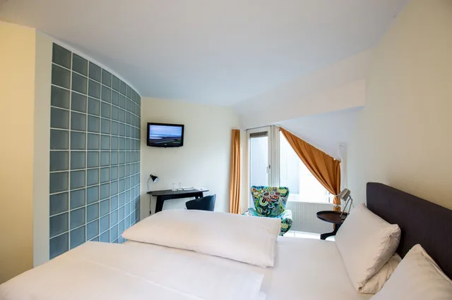 Comfort, Queen Bed, Wald & Golfhotel Lottental 3/5