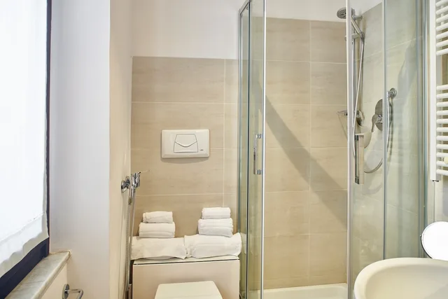 Room, Queen Bed, Courtyard Area، B&B Palazzo Del Magnifico 7/9