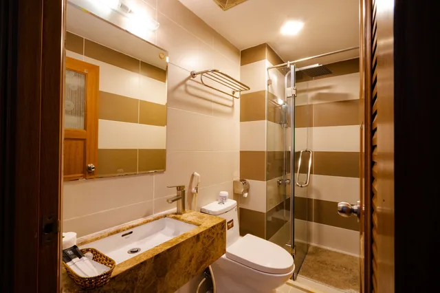 Standard, Double Bed, No Window, Saigon Amigo Hotel 3/3