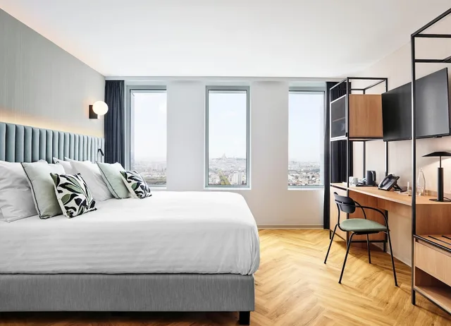 Panoramic, King Bed, Eiffel View, H4 Wyndham Paris Pleyel 2/5