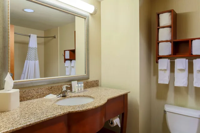 استوديو بسرير كينج، Hampton Inn & Suites New Haven - South - West Haven 3/4