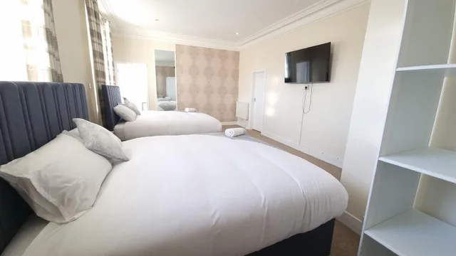 Family Suite, Ye Olde Hotel 1/1