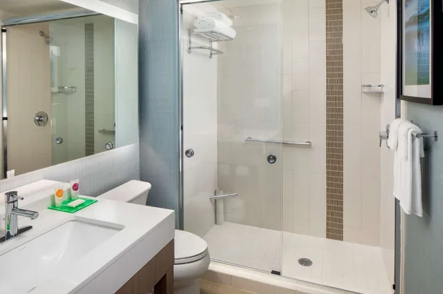 غرفة بسريرين كوين مع أريكة، Hyatt Place Mount Pleasant Towne Centre 2/3