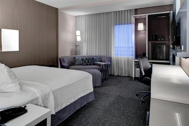 غرفة بسرير كينج، Courtyard Carrollton 4/6