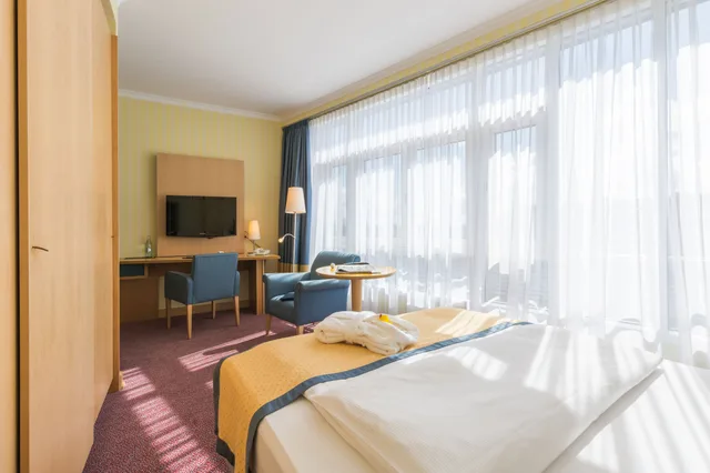 غرفة قياسية بسرير مزدوج، Strand-Hotel Hübner 2/3