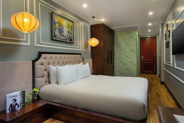 Junior Suite, King Bed, City View, Bella Rosa Hotel 3/6