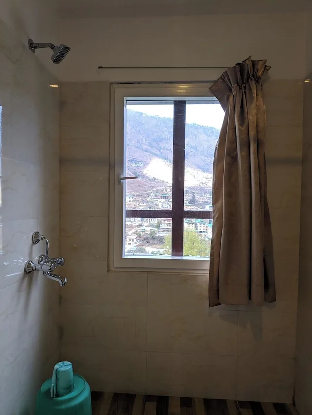غرفة ديلوكس بسريرين منفصلين بشرفة، Bhutan Silverpine Resort 7/9