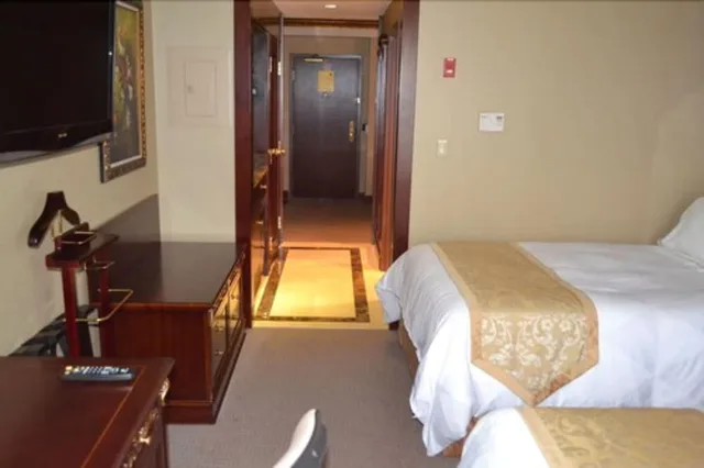 Studio, Suite, 2 Double Beds, Radisson Hotel Toronto Airport West 1/3
