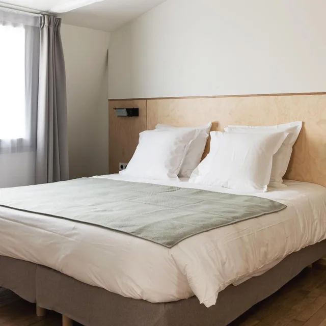 Room, Triple, Single Bed, New Hotel Opera 7/10