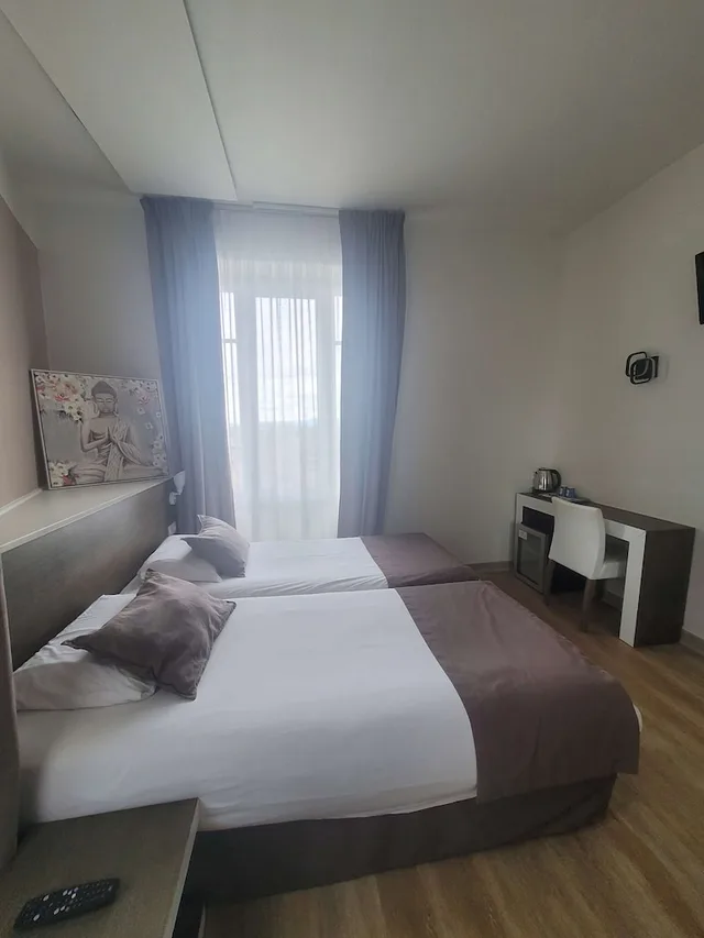 غرفة قياسية بسريرين منفصلين، Kyriad Orange Centre 3/10