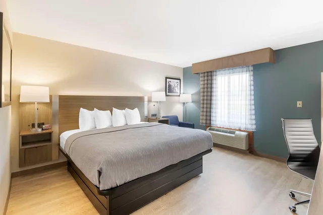 غرفة بسرير كينج، Quality Inn Newton at I-80 2/4