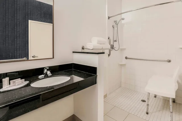 غرفة بسرير كينج، Fairfield Inn & Suites Houston Westchase 4/4