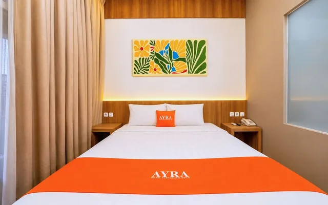 Executive, Queen Bed, Balcony, Front One Hotel Airport Solo 1/5