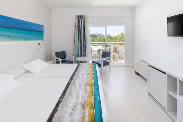 غرفة قياسية بسرير مزدوج، Mar Hotels Paguera and Spa 1/2