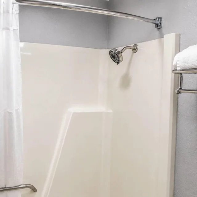 Room, Quadruple, 2 Queen Beds, Exterior Entrance، Masters Inn Augusta 10/10