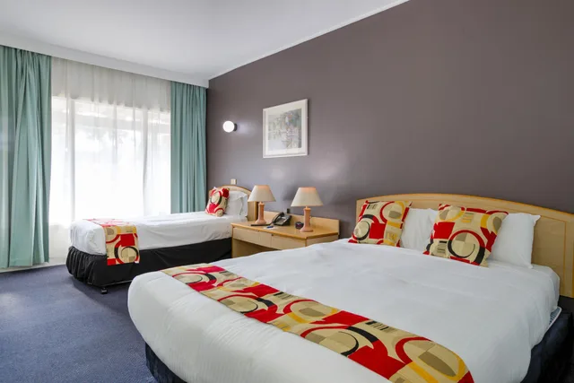 Executive, Queen Bed, Zebra Motel Coffs Harbour 1/1