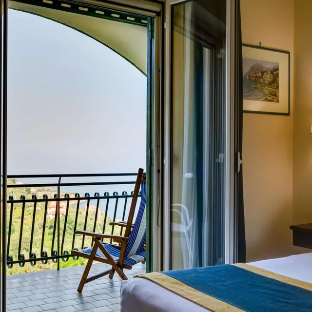 غرفة كلاسيكية بإطلالة على البحر بشرفة، Best Western Hotel La Solara 7/9