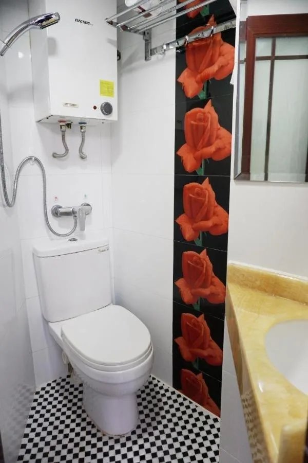 غرفة ثلاثية، National Inn 3/3
