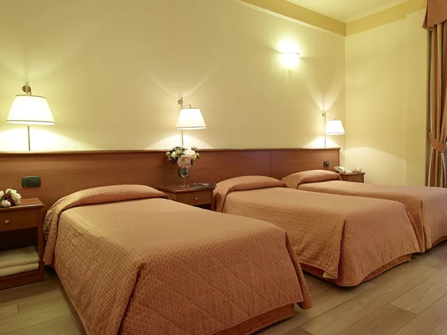 غرفة ثلاثية بثلاثة أسرّة، Hotel Italia 8/10