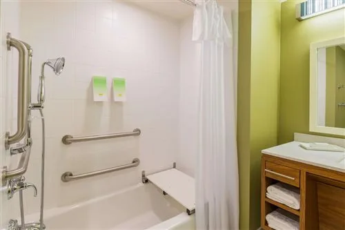 جناح بسرير كينج بحوض استحمام لذوي الإعاقة، Home2 Suites By Hilton Buffalo Airport/Galleria Mall 1/1
