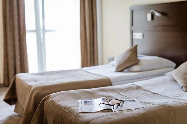 غرفة كلاسيكية بسريرين منفصلين مع سرير إضافي، Hotel Aurora Family Spa 1/10