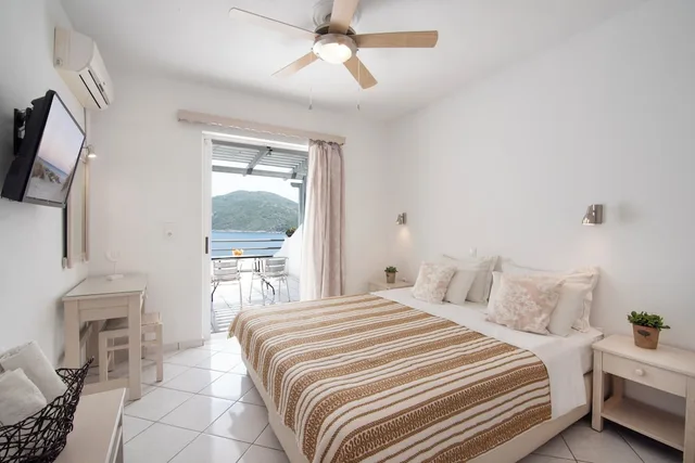 شقة غراند بسرير كوين وسريرين منفصلين، Nafsika Villas 1/1