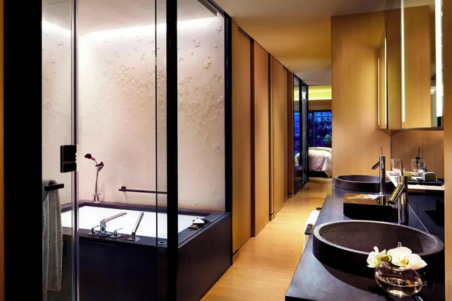 Grand, Double Bed, The Ritz Carlton Kyoto 2/2