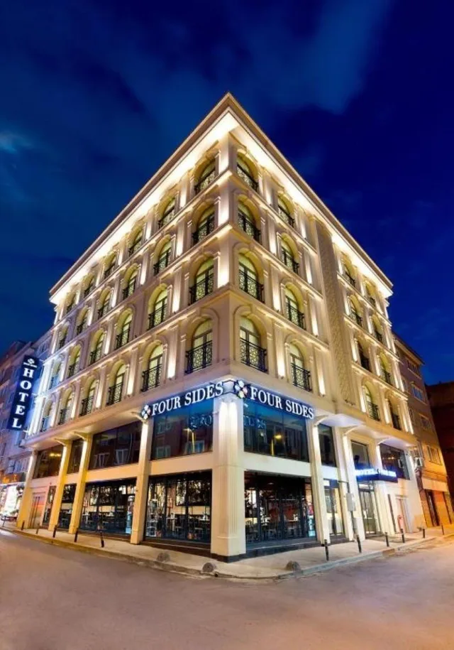 غرفة سوبيريور، Four Sides Hotel 1/1