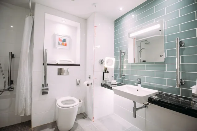 غرفة قياسية بسرير كينج لذوي الإعاقة، Crowne Plaza Belfast 9/10