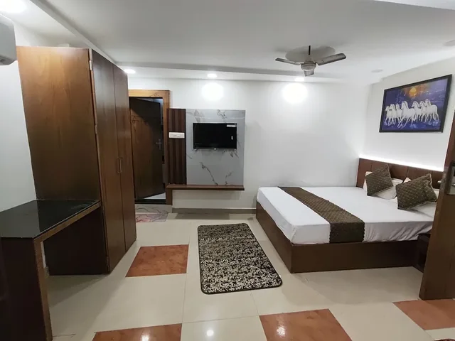 غرفة عائلية بسريرين كوين، Muskan Hotel 2/4