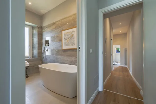 شقة بسريرين منفصلين بغرفتي نوم مع أريكة، Flamingo Luxury Apartment 9/10