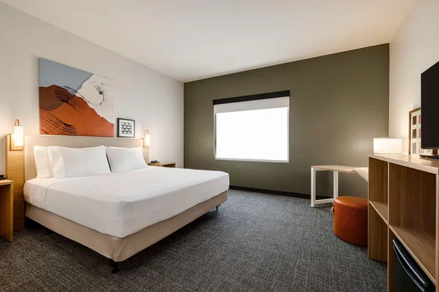 غرفة بسرير كينج لذوي الإعاقة، Spark by Hilton Las Vegas Airport 1/4