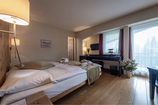 Lodge Room Balcony، Hotel Adula 1/5