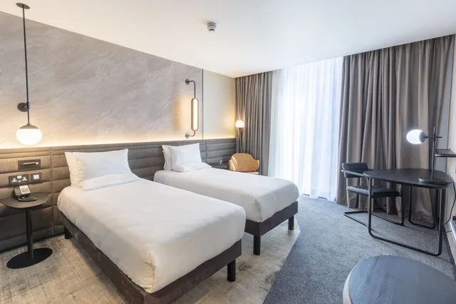 غرفة تنفيذية بسريرين منفصلين، Novotel Liverpool Paddington Village 2/7