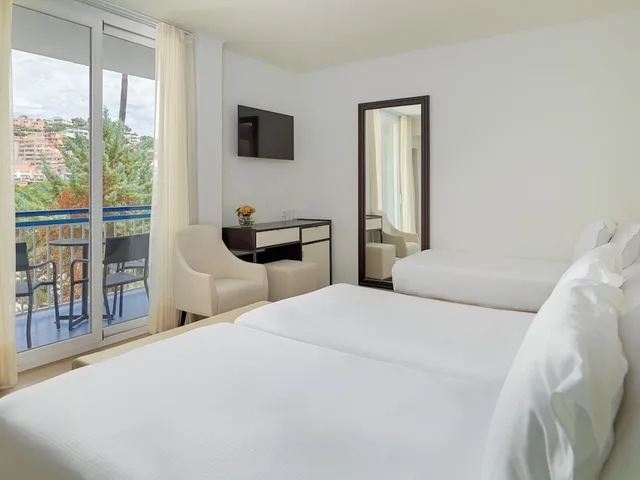 غرفة كومفورت بسريرين منفصلين، H10 Casa del Mar 1/8