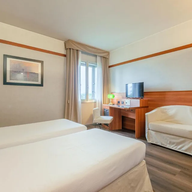 Smart, Shg Hotel Bologna 3/10