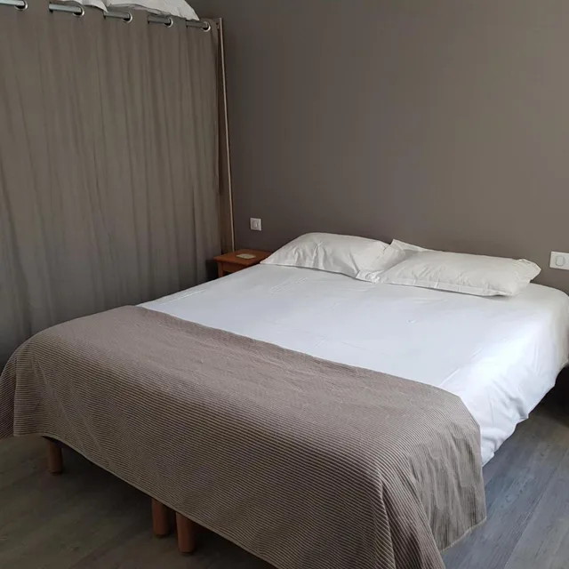 غرفة مفردة، HÔTEL LE RELAIS 1/1
