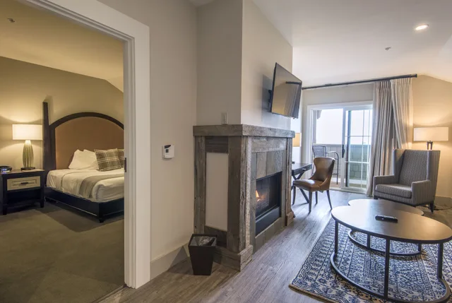 Sunset, Suite, King Bed, Sofa، The Inn at Chesapeake Bay Beach Club 4/4
