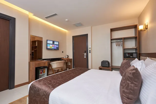 غرفة سوبيريور بسريرين منفصلين، Operla Airport Hotels, Trademark Collection by Wyndham 1/6