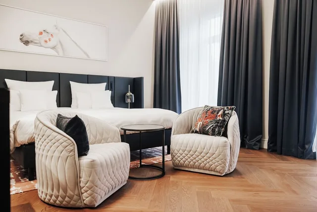Junior Suite, King Bed, Steigenberger Europaischer Hof 5/9