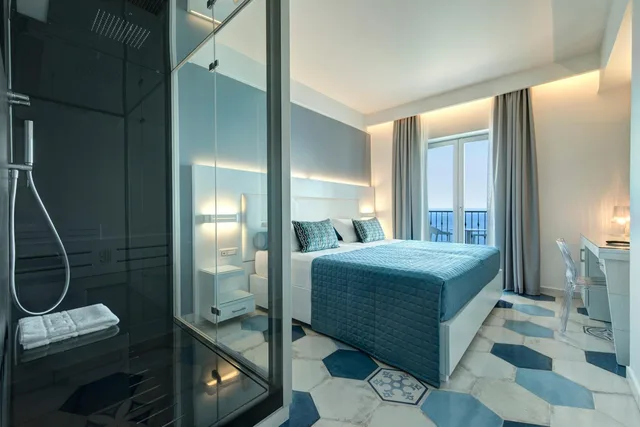 Spa, Junior Suite, Sea View، Lloyd's Baia Hotel 7/8