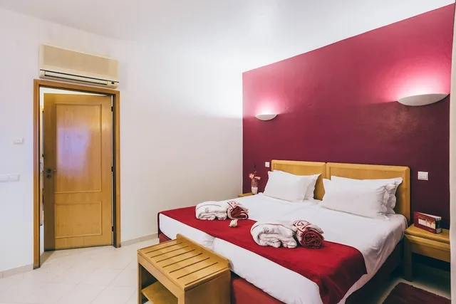 One Bedroom Junior Standard 2pax، Grand Muthu Forte Da Oura 1/3