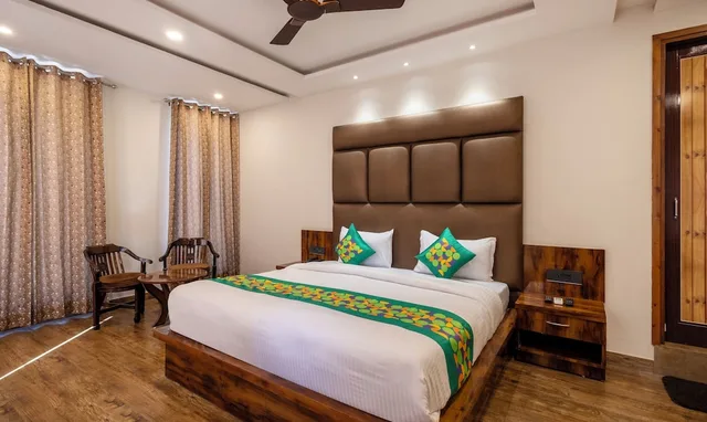 غرفة ديلوكس بسرير كينج بإطلالة على الجبل، Hotel Anjukul 2/4