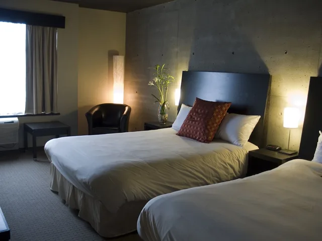 غرفة كومفورت بسريرين كوين، Grand Times Hotel 1/4
